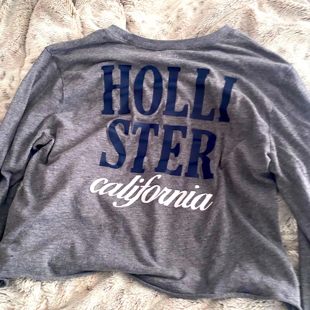 never worn before hollister grey long sleeve shirt